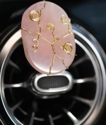 Resim TASARIM ARABAM ATİKE ELİF AKIN Pembe Kuvars Oval Plaka Doğal Taş Tel Sarmalı Klima Kokusu 