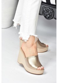 Resim Fox Shoes Altın Dolgu Topuklu Kadın Terlik K250101509 