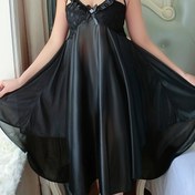 Resim Yeni Yaz Pijamaları Kadınlar İçin, Gevşek Kesimli ve Seksi Bir Gecelikli Pijama ile Evde Giyim için Mükemmel. 