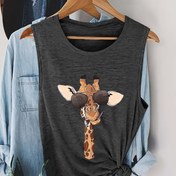 Resim Kadınların Şirin Zürafa Baskılı Kolsuz Atleti - Rahat Yuvarlak Yaka, Aplikasyon Detaylı, Canlı Karikatür Tasarımı, Hafif Polyester, Bahar/Yaz/Sonbahar İçin | Kolsuz Moda | Aplikasyon Detayları 