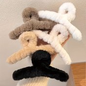 Resim 5'li Set Kadınlar İçin Yumuşak Peluş Saç Tokaları - Beyaz, Siyah, Bej, Kahverengi & Krem Renklerde Şık Köpekbalığı Tasarımı - Güvenli Tutuş ve Rahat Kullanım için Kabarık Dokulu - Günlük ve Resmi Saç Modelleri İçin Mükemmel 