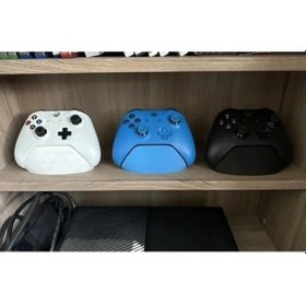 Resim Minimalistik Xbox One Kontrolcü Standı, Siyah Renkli Şık Tasarım 