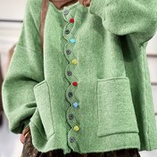 Resim Kadınların Rahat Bej Kardiganı Renkli Düğme Detayları ile - Uzun Kollu, Yuvarlak Yaka, Sonbahar/Kış için Rahat Stil, Rahat Kış Giyimi | Düğmeli Kardigan | İnşaat, Kardigan Kazak 