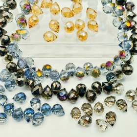 Resim 50 Adet 8x10mm Canlı Renkli Damla Cam Boncuklar - Kendin Yap Kolye, Bilezik ve Küpe Yapımı için Parlak Fasetli Takı Malzemeleri - Çeşitli Tonlarda Işıltılı El Sanatları İçin Boncuklar 