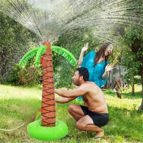 Resim 1 adet 61 İnç Hindistan Cevizi Ağacı Şeklinde Şişme Çeşme - Açık Hava Çeşme Çim Prop Sprey Ağacı | Arka Bahçe, Havuz ve Açık Hava Su Çeşmesi Props - Hawaii Parti Dekorasyonu Hindistan Cevizi Ağaçları, Yaz Çim Şişme Su Soğutucusu | Su Oyun Ekipmanı | Hızlı Şişme Tasarımı | Aile Arka Bahçe Partileri için Temel | Tropikal Su Props 