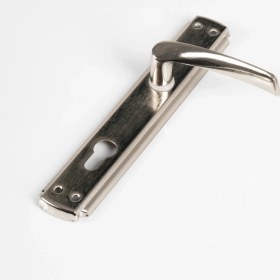 Resim Turgutlar Yapı Bravo Yale Çelik Kapı Kolu Nikel Saten Oda Kapı Kolu Metal Kapı Kolu Sağ Kol 