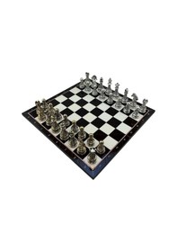 Resim Gifthome Premium Battal Boy Metal İşlemeli Klasik Satranç Takımı Ve Katlanır Ceviz Desenli Mdf Satranç Tahtası 43x43 Cm. 