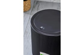 Resim Şık Yuvarlak Çöp Kovası ve Tuvalet Fırçası Seti, Modern Banyo Tasarımı 