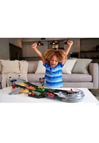 Resim Mattel Cars Piston Kupası Yarış Seti HPD81 