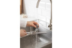 Resim Skygo Hazneli Paslanmaz Metal Sarımsak ve Zencefil Ezici Doğrayıcı 