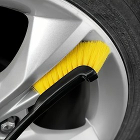 Resim Yumuşak Kıllı Dayanıklı Uzun Saplı Araba Jant ve Lastik Temizleme Fırçası - SUV'lar, Kamyonetler, Otomobiller için Ergonomik Tutma Yeri - İç ve Dış Temizlik Aracı, Yüksek Kaliteli Yapım 