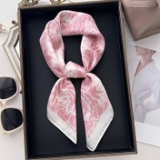 Resim 1 Paket Kadınlar İçin Şık Çiçek Desenli Kare Eşarp - 70cm Pembe & Beyaz Hafif Polyester Boyun, Saç Aksesuarı - Günlük Kullanım, Plaj ve Geziler için Çok Yönlü 