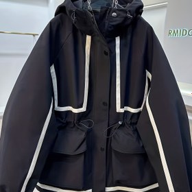 Resim Kadınlar için Şık Siyah ve Beyaz Kapüşonlu Rüzgarlık Ceket - Bahar ve Sonbahar için Düğme Detayları, Fermuar Kapatma ve Çoklu Cepli Rahat Gevşek Kesim 