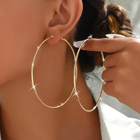 Resim Kadınlar için Sınır Ötesi Abartılı Büyük Daire Küpeler, Avrupa ve Amerikan Basit Metal Parlak Kulak Yüzük Aksesuarları 