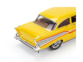 Resim Revell 1:25 1957 Chevy Bel Air Two Door Sedan 14551 