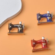 Resim Şık Vintage Dikiş Makinesi Broşu - Alaşım, Kadın Moda Aksesuarları & Hediyeler için Karikatür Esinli Tasarım 
