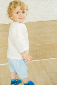 Resim ipek atlas Erkek Kız Bebek Ve Çocuk Şortlu Müslin Ikili Takım 