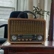 Resim Nostaljik Görünümlü Çok Fonksiyonlu Bluetooth Radyo, Usb, Sd, Aux, Solar ve Pilli Özellikli 