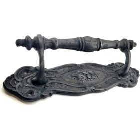 Resim HERŞEYBURDAMODA Antika Tarz Dekoratif Pirinç Çiçekli Yan Çekme Kapı Kolu - 240X62 Mm, Oksit 