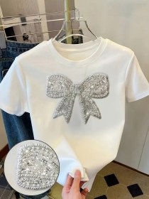 Resim Kadınların Zarif Kelebek Kurdele T-Shirt - Yuvarlak Yaka, Kısa Kollu, Taş Detaylı, Yazlık Rahat Üst, Yazlık Moda|Trendy Kadınların Üstü|Kısa Kollu Şalvar 