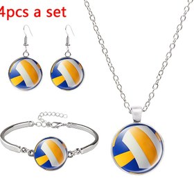 Resim 4 Parça Demir Alaşım Takı Seti: 1 Kolye, 1 Bileklik, 1 Çift Küpe - Mavi, Sarı ve Beyaz Renklerde Canlı Voleybol Tasarımı. Spor ve Yarışmalar İçin Temel, Dayanıklı Profesyonel Kalite ile Şık Moda Desenler. Noel veya Parti Etkinlikleri İçin Mükemmel Hediye 