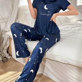 Resim Kadınların Zarif Ay Baskılı Kısa Kollu Üst ve Uzun Pantolon Pijama Takımı - Yumuşak Polyester, Yuvarlak Yaka, Rahat Kesim İlkbahar/Yaz Uyku Giyimleri, Uyku Giyimleri Pijamalar|Zarif Rahat Giyim|Konforlu Fi 