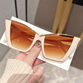 Resim Vintage Cat Eye Moda Gözlükleri - Altın Kenar Tasarımı, Erkekler ve Kadınlar İçin Zarif Retro Stil, Hafif Plastik Çerçeve ve Polikarbonik Lensler, Modaya Uygun Dekor İçin Mükemmel 