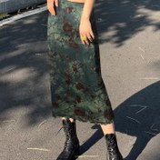 Resim Y2K Retro Çiçek Desenli Orta Boy Etek - Koyu Yeşil Kırmızı Çiçekli, Esnek Polyester Karışımı, Makinede Yıkanabilir İlkbahar Yaz Sonbahar Günlük Kıyafetler İçin, Mevsimlik Moda, Genç Tarzı, Rahat Kesim 