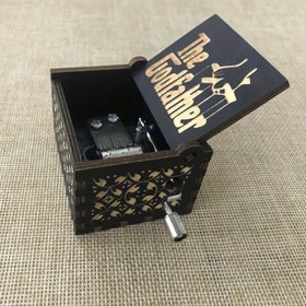 Resim Vintage Siyah El Kolu Müzik Kutusu - Altın Vurgulu Lazer Kazınmış Ahşap Müzik Kutusu, Elektrik Gerekmez, Geri Dönüştürülmüş Ahşap Ev Dekoru, Doğum Günü Noel Yıldönümü Hediyesi, Sentimental Hatıra, Klasik Tasarım, Yüksek Kalite Oyma, Hediye Alıcılar İçin 