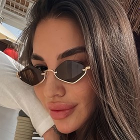 Resim Kadınlar için Vintage Polygonal Rimless Dekoratif Tasarım ile Yaz Moda Gözlükleri, Sokak Fotoğrafçılığı ve Günlük Seyahat için Uygun Unisex Şık Gözlükler. 