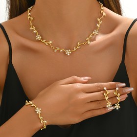 Resim Kadın Takı Seti Üç Parça: Bir Kolye + Bir Çift Küpe + Bir Bilezik, Püskül Çiçek Pandantifli Kolye ve Küpeler Seti, Müzik Festivalleri, Mezuniyet Sezonu, Giyinmek İçin Mükemmel 