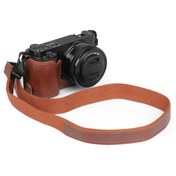 Resim MegaGear Sony Zv-e10 Ile Uyumlu Gerçek Deri Yarım Fotoğraf Makinesi Kılıfı - Kahverengi 