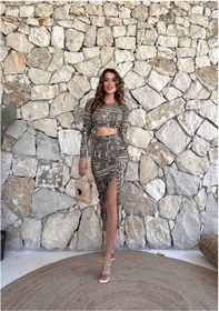 Resim Fashion Cocktail Antik Desenli Yan Büzgülü Yırtmaçlı Esnek Tül Kumaş Etek Uzun Kol Crop Takım Koyu Yeşil 