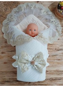Resim Yenidoğan Kuzulu Taç Nakış Güpürlü Fiyonklu Duvaklı Prizma Taş Unisex Kundak Bebek Battaniyesi Ekru Ekru 