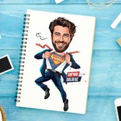 Resim İçinden Süper Kahraman Çıkan Erkek Karikatürlü Defter 
