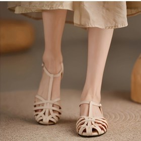 Resim Kadın Modası Roma Sandaletleri - Düz, Açık Parmak, Örgülü Boş Tasarım, Mikrofiber Üst ile Kauçuk Taban, Rahat Kayma Stili, Günlük veya Resmi Durumlar için 