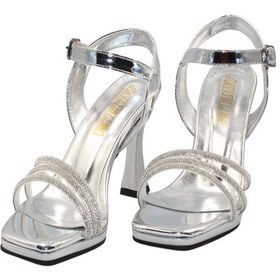 Resim Celira Gümüş Rugan Taşlı Bilyeli Topuklu Kadın Ayakkabı Çok Renkli 