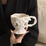 Resim 1pc El Boyama Şirin Ayı Seramik Mug, Prenses Temalı Hayvan Baskısı, Yuvarlak İzole Kahve Kupası Sıcak ve Soğuk İçecekler için, Yeniden Kullanılabilir, Noel, Cadılar Bayramı, Şükran Günü, Ramazan, Mezuniyet Hediyeleri için İdeal 