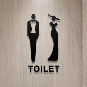 Resim 1 adet Akrilik Banyo Kapı Tabelası, 3D Desenli Kendinden Yapışkanlı Erkek ve Kadınlar için Tuvalet Yön Tabelası, Ofis Halka Açık Tuvalet Hatırlatıcısı, Dayanıklı Plastik Malzeme 