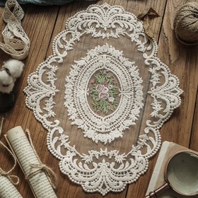 Resim Vintage Çiçek Desenli Dantelli Masa Örtüsü - El Yapımı, Boşluklu Tasarım, Şık Ev ve Oturma Odası Dekoru İçin Mükemmel, Masa Örtüsü ve Kahve Masa Örtüsü için Uygun 