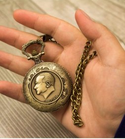 Resim Hediye Sahibi Atatürk Temalı Quartz Köstekli Saat 