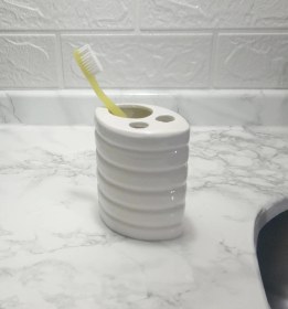 Resim 2 Adet Seramik Diş Fırçalık Oval Çizgili Model 9x6x11cm Banyo Seti Çok Renkli 