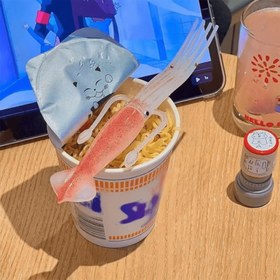 Resim Oktopus Şekilli Erişte Çatalı - Isıya Dayanıklı Taşınabilir Yemek & Pişirme Çatalı, Yiyecek Güvenli Plastik Mutfak Aleti, Noodle, Çorba ve Kızartmalar İçin - Ev ve Restoranlar için Eğlenceli Mutfak Aksesuarı 