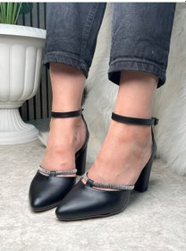 Resim Günlük Kadın Kalın Yüksek Topuklu Sivri Burunlu Bilekten Bağlı Taşlı Şeritli Abiye Ayakkabı 11112 Siyah 