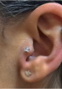 Resim Arescollection Cerrahi Çelik Tek Taş Üçgen Tragus Helix Kıkırdak Piercing 