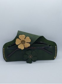 Resim sorte store Hakiki Deri El Yapımı Handmade Koyu Yeşil /Açık Kahverengi Çiçek Motifli Gözlük Kılıfı 