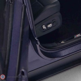 Resim 1:18 Minichamps 2023 BMW XM G09 Kith Frozen Techno Violet 