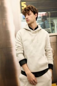 Resim DeFacto Regular Fit Kapüşonlu Kanguru Cepli İçi Yumuşak Tüylü Basic Düz Sweatshirt 