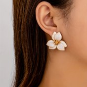 Resim Günlük Sosyal Düğün Hediyesi için Annenin Kızı Arkadaşına Yeni Moda Sevimli Tatlı Beyaz Emaye Çiçek Küpe Takıları 