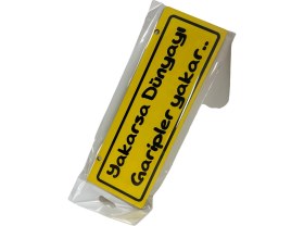 Resim Tky Cam Süsü Yazı ’yakarsa Dünyayı, Garipler Yakar’ Mdf Vantuzlu 